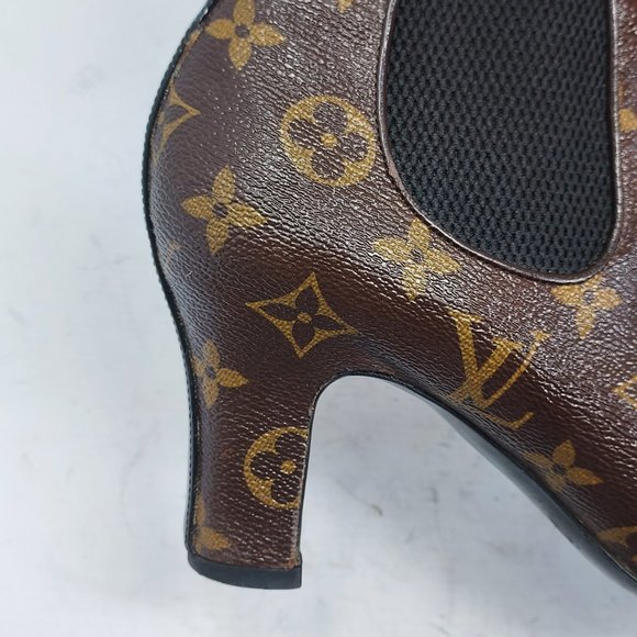 Louis Vuitton Monogram Brown Heels with Black Toe - Picture 11 of 15